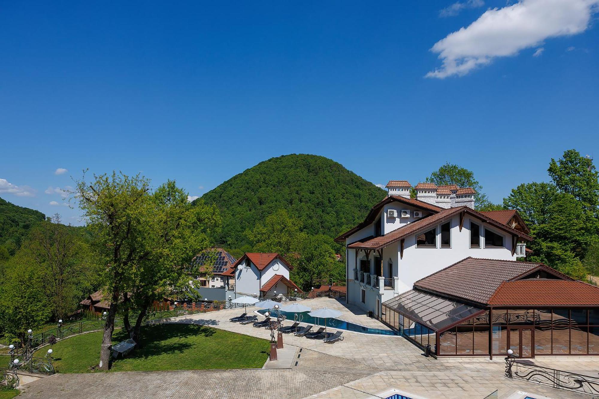 Molfar Resort Hotel & Spa Карпати Shayan Dış mekan fotoğraf