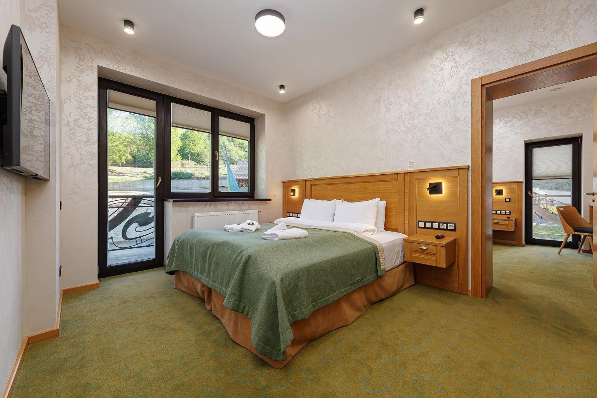 Molfar Resort Hotel & Spa Карпати Shayan Dış mekan fotoğraf