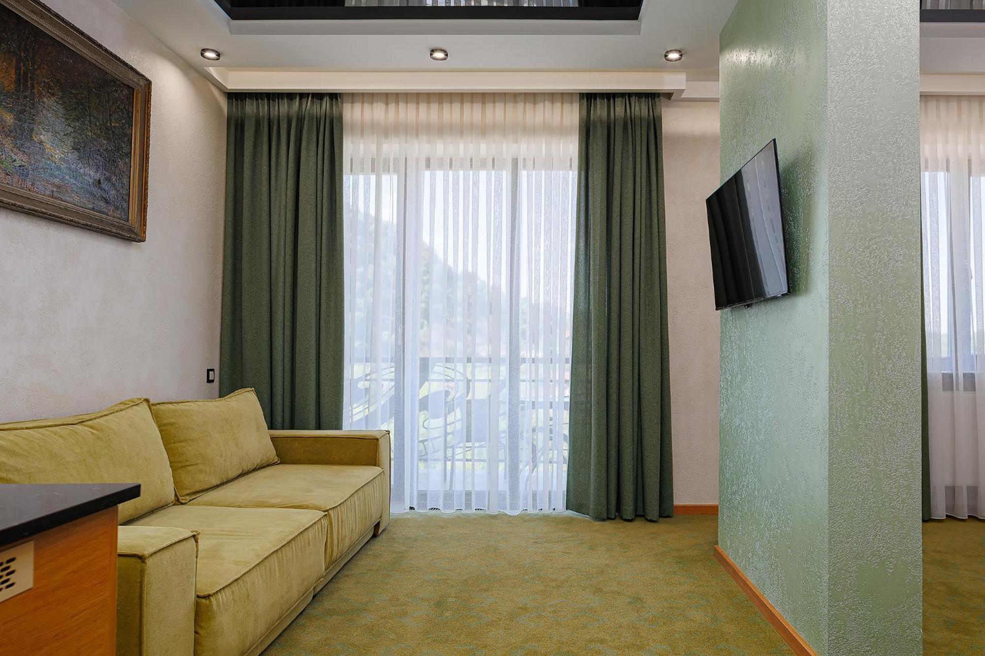 Molfar Resort Hotel & Spa Карпати Shayan Dış mekan fotoğraf